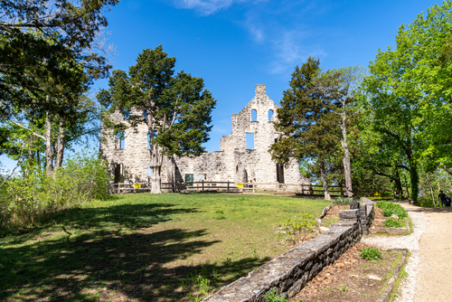 Castle,Ruins,In,Ha,Ha,Tonka,State,Park,,Lake,Of